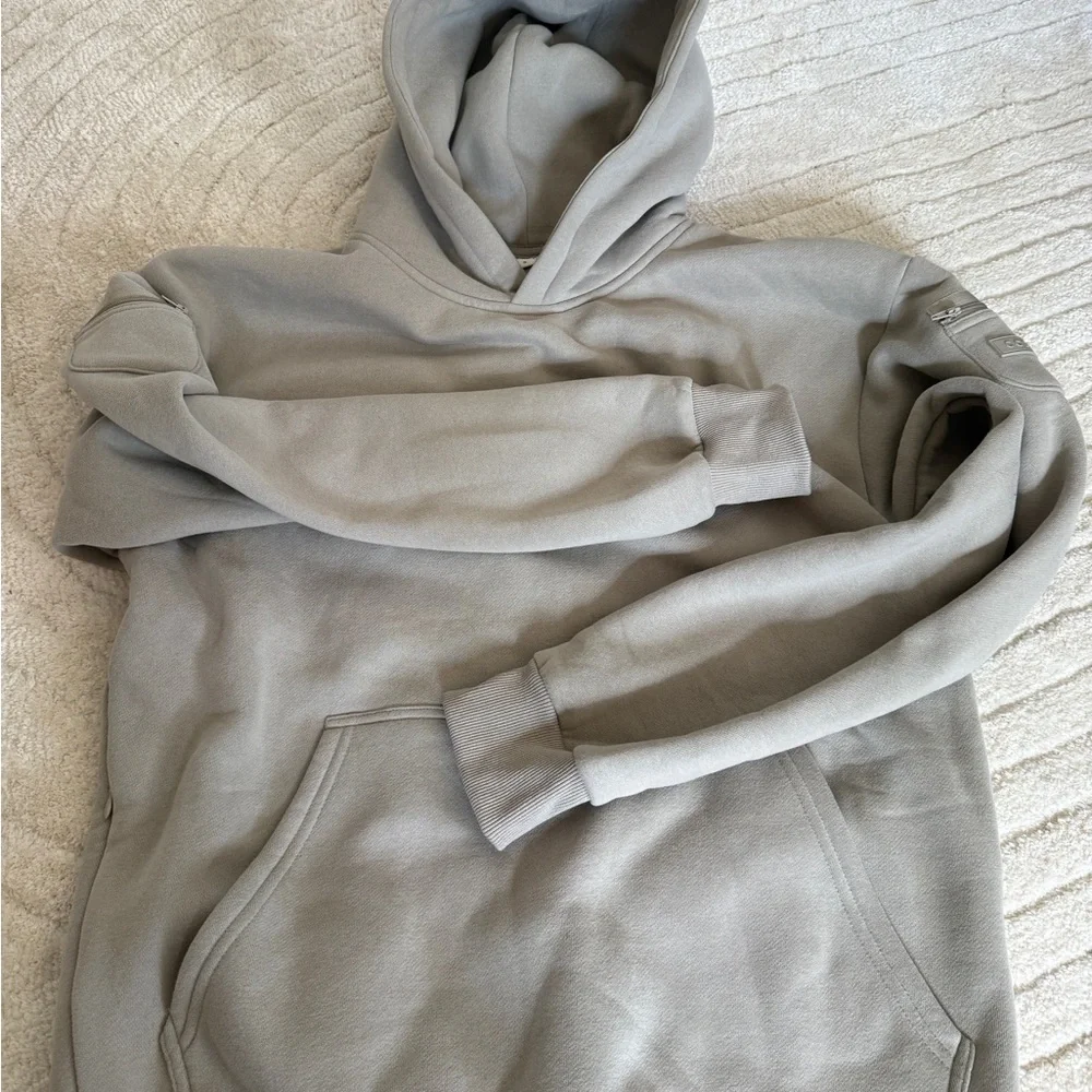 Comfrt Travel Hoodie in Stone - Picture 10 of 10